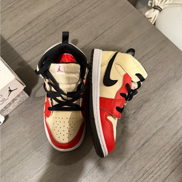 Jordan Red and Cream Sneakers Classic Design MID Toddler 10c - Picture 4 of 14